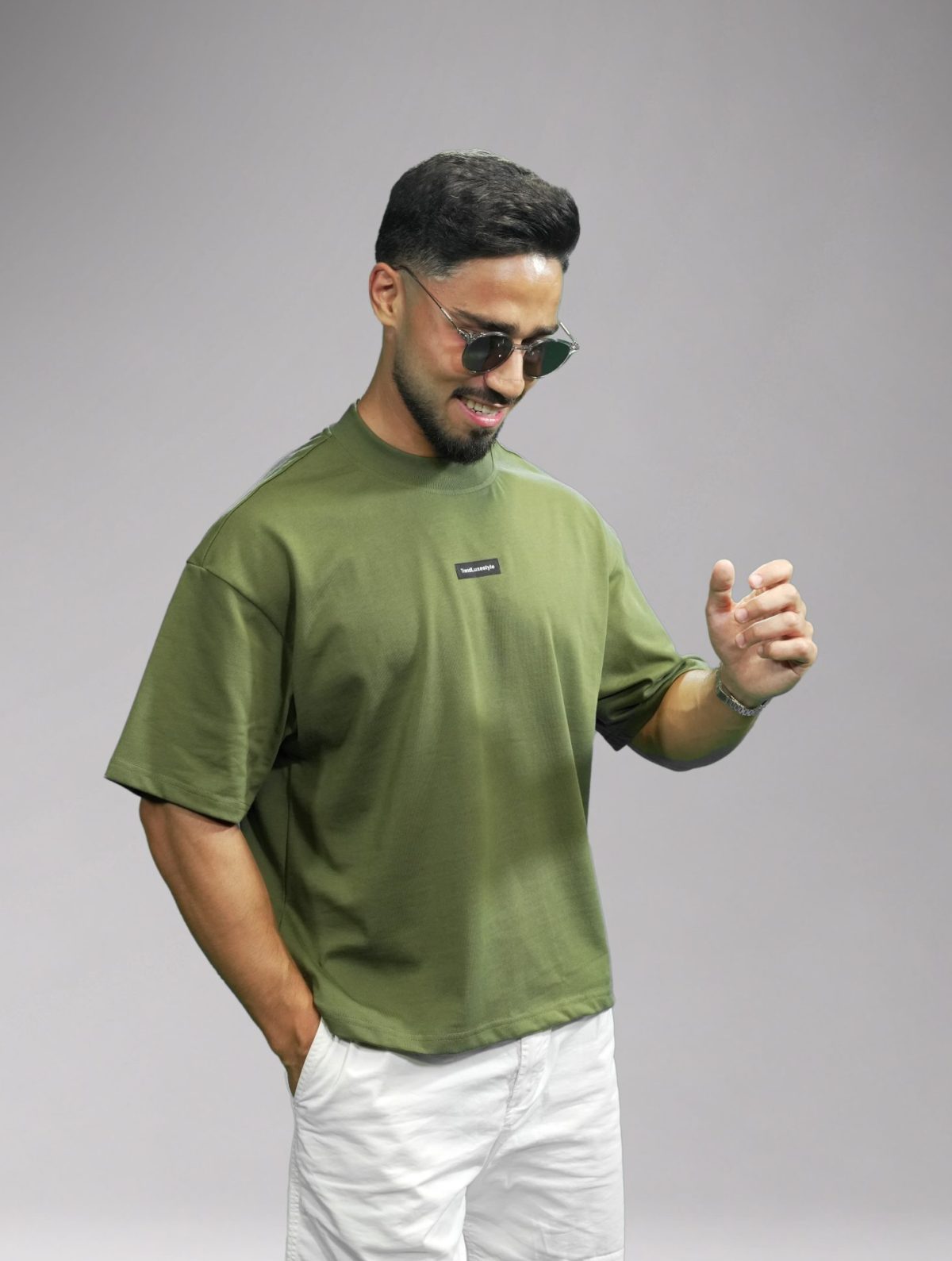 4 Urban Lifestyle Oversize T-Shirt – Olive Green